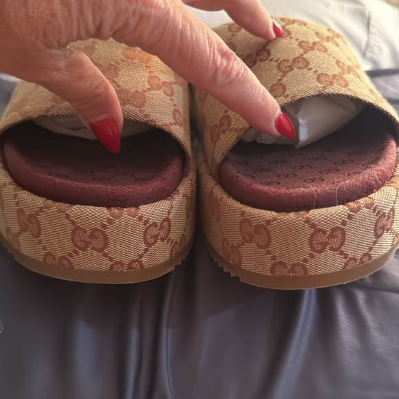 gucci slides - Picture 2 of 5